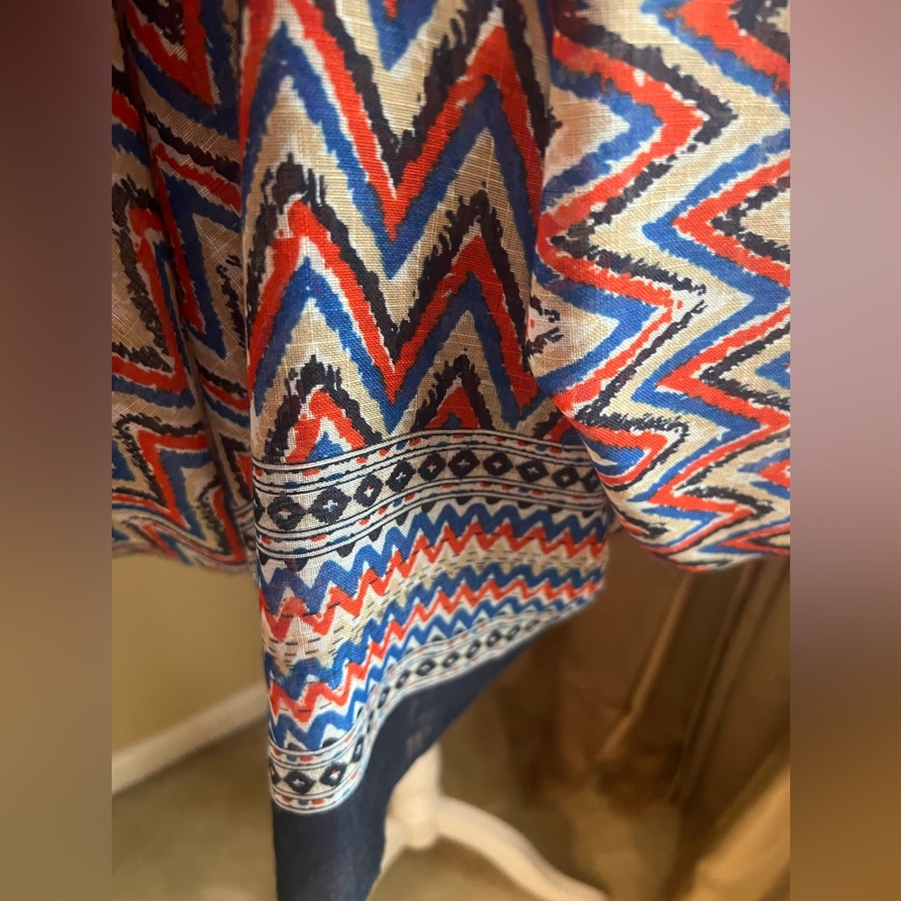 Poncho - Picture 6 of 11